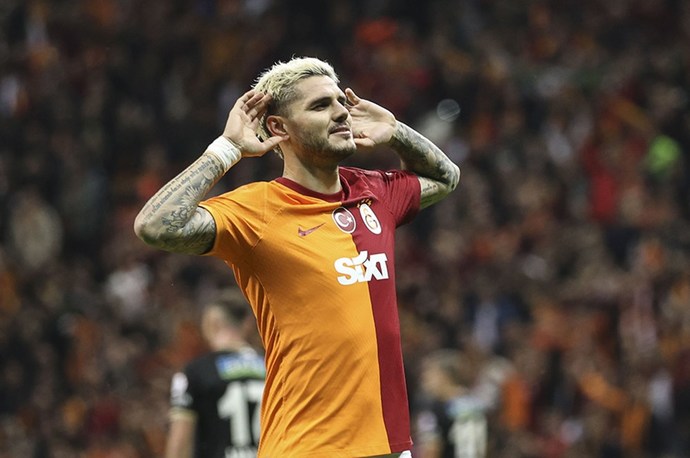 Sizce yeni sezonda Süper Lige hangi golcü damga vuracaktır?