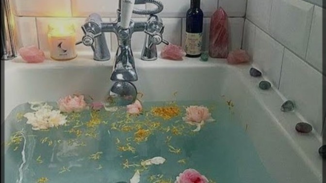 Duştan çıkınca çiçek gibi mi kokmak isterdiniz yoksa meyve gibi mi?