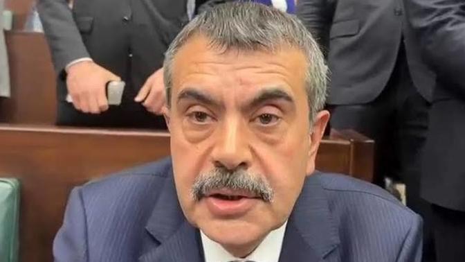 Yusuf Tekin neden istifa etmiyor, Erdoğan seçim öncesi mülakat yok dediği halde neden seçim sonrası mülakat devam ediyor?