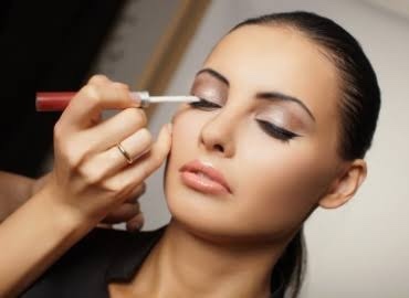 Makyaj yapmak mı makyajsız doğal stil mi?