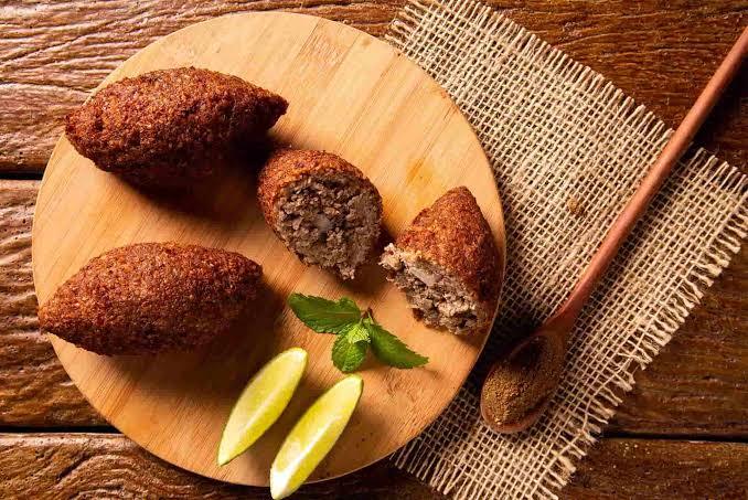Bir oturuşta kaç tane içli köfte götürürsünüz?