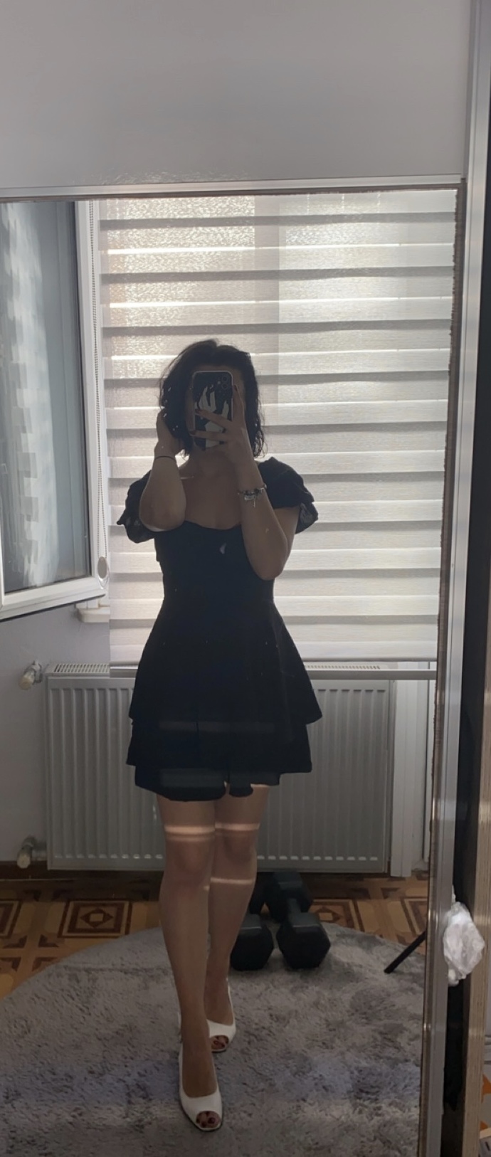 Bu giyimde abartmaya müsait bir şey var mı?