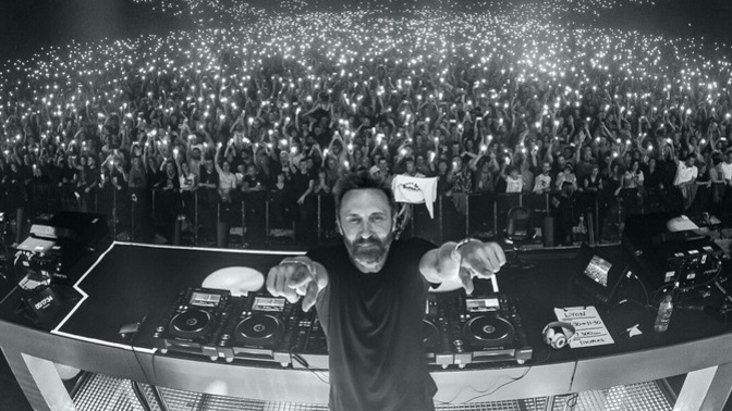7 Eylül’de David Guetta konserine tek mi gitmeliyim yoksa biriyle/birileriyle mi?