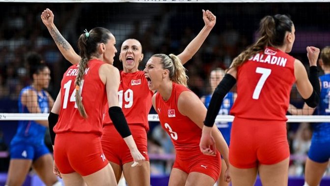 Filenin Sultanları’ndan Paris’te tarihi geri dönüş! Hollanda’yı 3-2 mağlup ettik. Bu gururlu galibiyet için yorumlarınız neler?