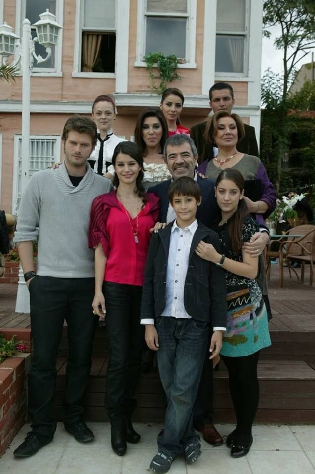 En sevdiğiniz aşkı memnu karakteri kim?