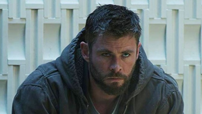 Kadınlar Chris Hemsworth gibi bir sevgiliye sahip olursalar dertleri tamamen biter mi?