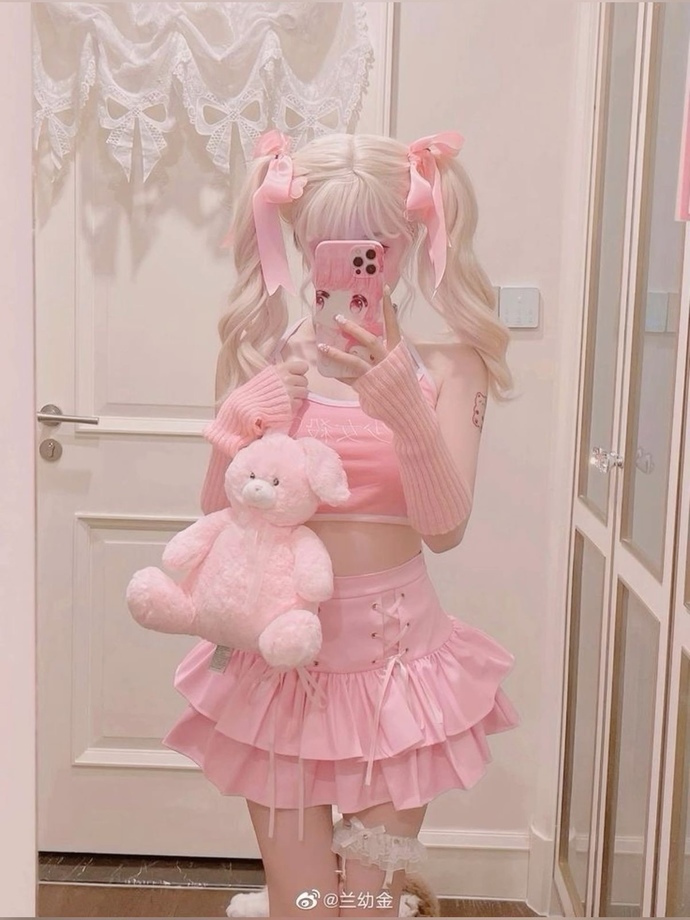 Kawaii modası, herkesi olduğundan küçük ve tatlı gösteriyor mu?