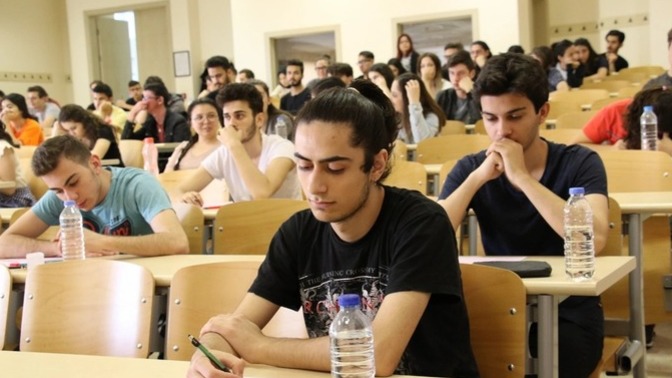 Bu sene bir üniversiteye yerleşecek misin yoksa mezuna mı kalacaksın?