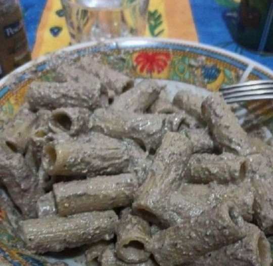 Makarnayı soslu mu seversiniz, sossuz mu?
