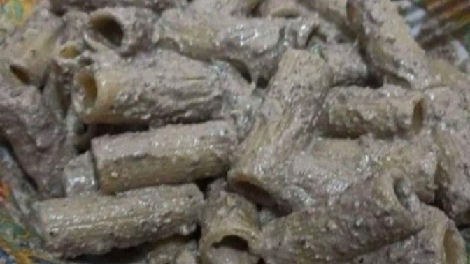 Makarnayı soslu mu seversiniz, sossuz mu?