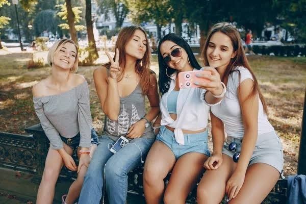 Kızlara Hoşnut Olmam Normal Mı?