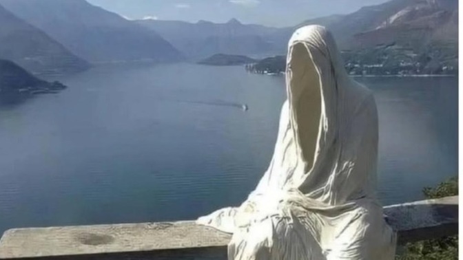 Bu heykeli sen yapmış olsaydın adını ne koyardın?