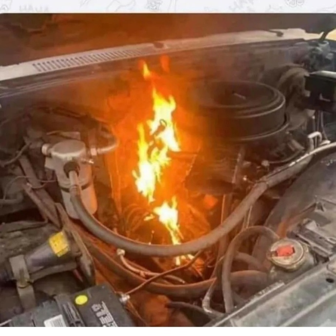 Ne göz varmış sizde bugün arabamla müzik eşliğinde giderken hafif yoldan saptı, şimdide sarı ışık çıkıyor ne bu bilen var mı 🤭?