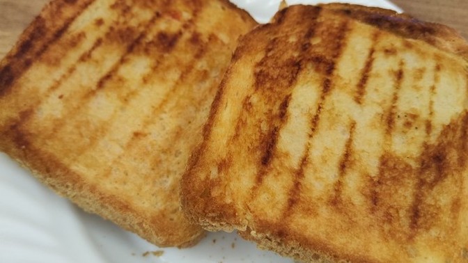 Bu saatte 2 dilimcik tost yesem bir şey olur mu?