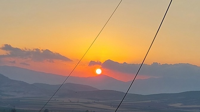 Hasretle sarılmak istediginiz biri var mı?