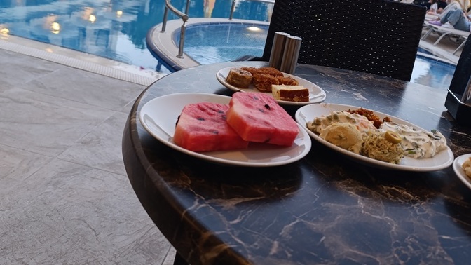 Kendime tatil yapıyorum, siz ne yapıyorsunuz?