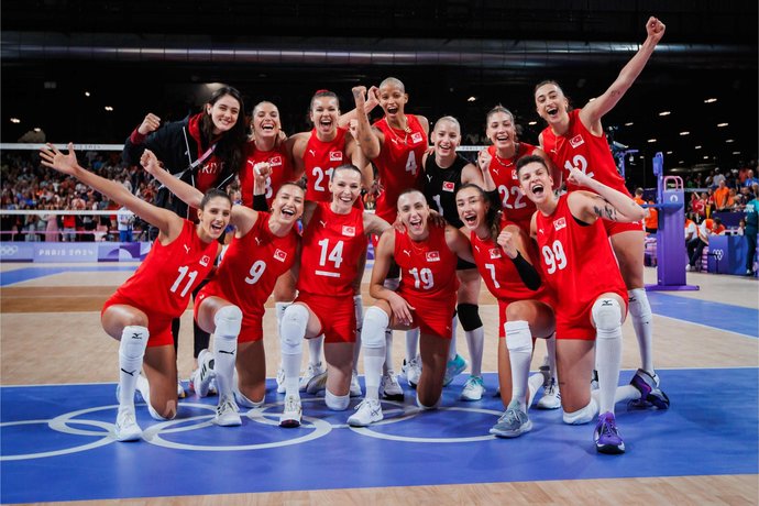 Filenin Sultanları, Dominik Cumhuriyetini 3-1 yenerek çeyrek finale yükseldi! Kızlarımıza mesajınız var mı?