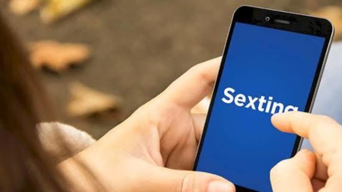 Birbirinden uzaktaki eş ve sevgililerin seksting yapması saçma mı?