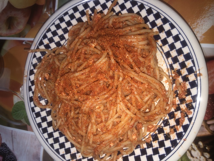 Makarna yemek isteyen var mı?