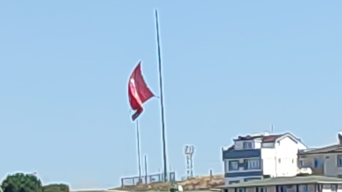 Neden bayragımız yarıya indirildi?