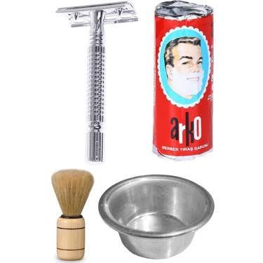 Sevdiceğim "Sen de az yakışıklı değilsin" diyerek yakışıklılar günümü kutladı. Ayrılmalı mıyım?