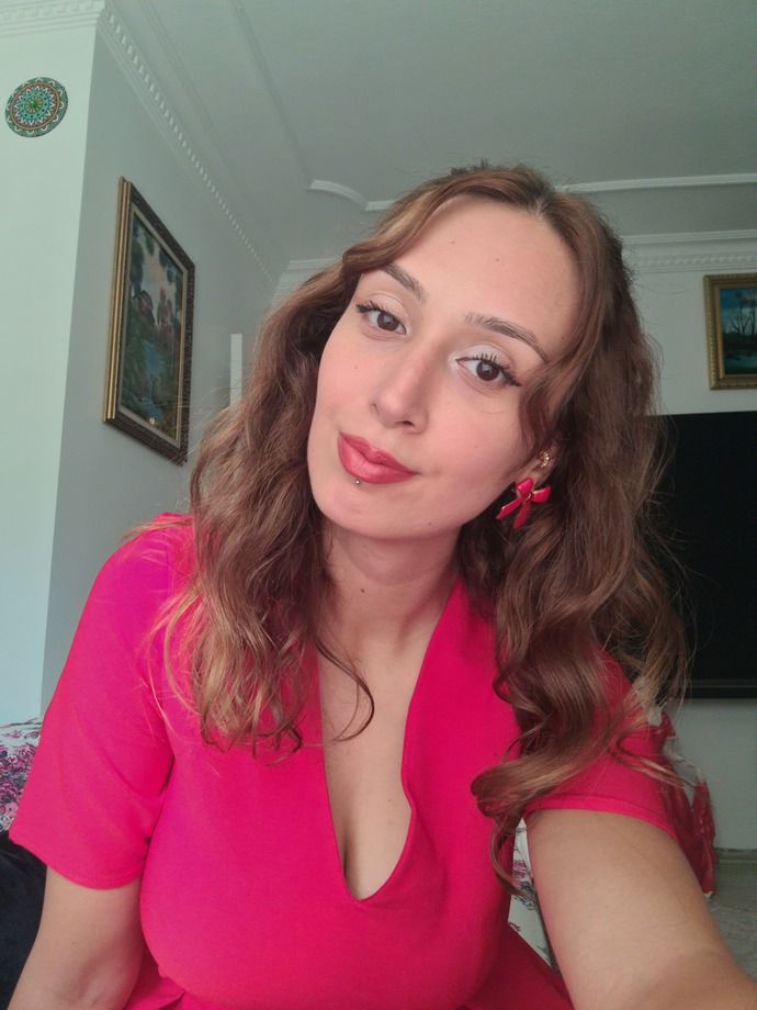 Sizce nasil olmuşum beyaz canta ve beyaz sporla tamamlıycam?