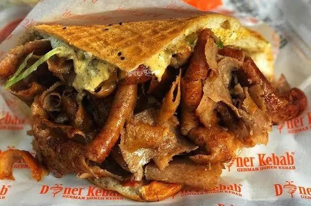 Türkiyede döner yiyen kızlara acıyorum. Öyle değil mi?