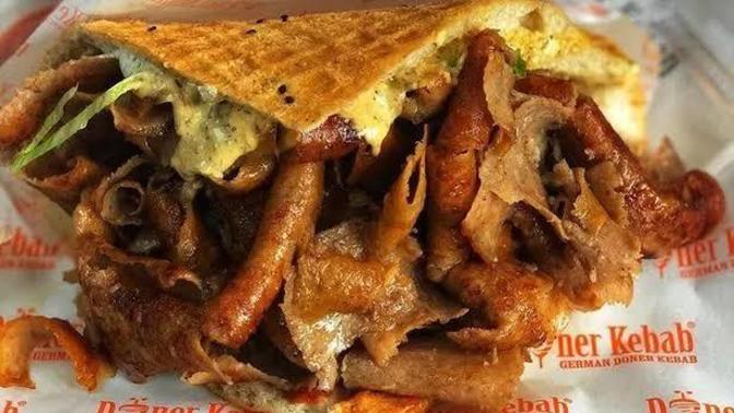 Türkiyede döner yiyen kızlara acıyorum. Öyle değil mi?