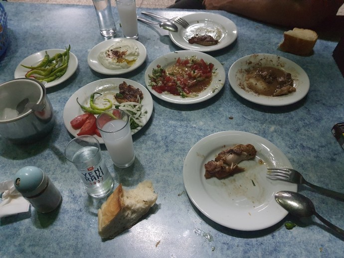 Efkar dağıtırken yanınızda olmasını istediğiniz birileri var mı?