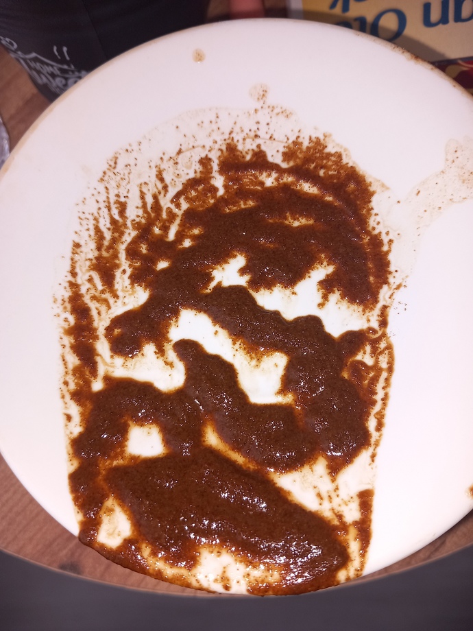 Falimda gorunenleri okur musunuz?