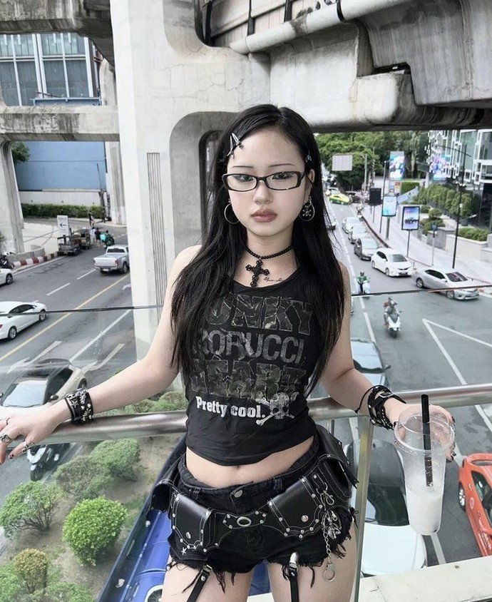 Gotik kızlar hakkında ne düşünüyorsunuz?