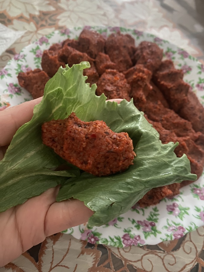 Çiğ köfte yaptım, nasıl duruyo?