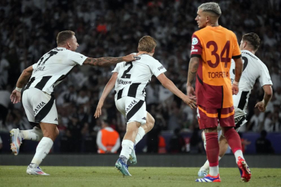 Beşiktaş - Galatasarayı süper kupa finalinde sürklase ederek tarihi bir farkla 5-0 yendi! Maçı nasıl buldunuz?