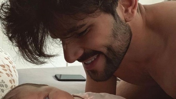 Pazar günleri bebek bakımını babaya devretmek nasıl olur?