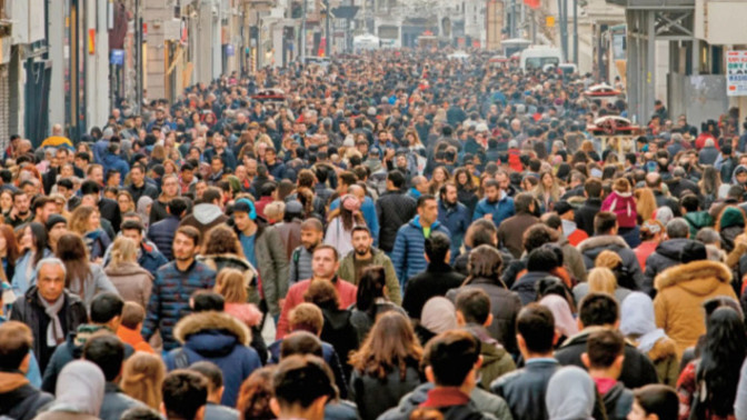 TÜİK verilerine göre Türkiye'nin kadın nüfusu 2026'da erkekleri geçecek. Böyle olursa ülkede neler değişir?