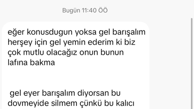 Pişman olduğu için mi yoksa kolunda dövme olduğu için mi sizce?