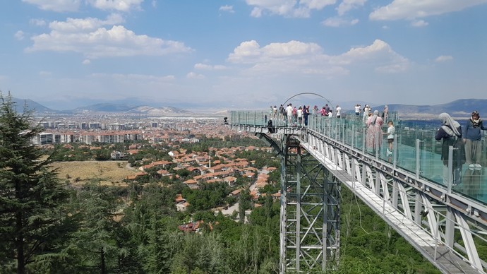 Cam teras, teleferik gibi yerlerde bulundunuz mu? Yoksa yükseklik korkusundan dolayı gidemediniz mi?
