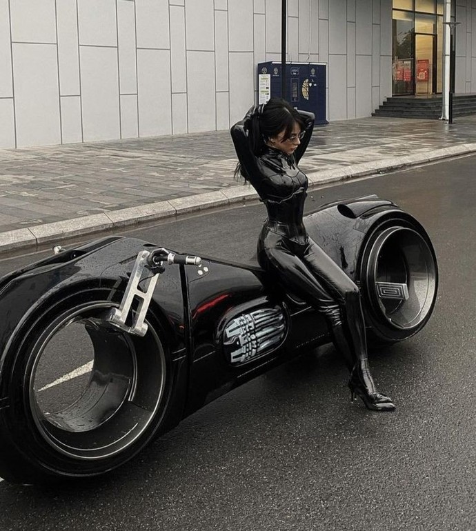 Motor süren kadınlar her zaman fit ve güzel olmak ile mi hükümlüdür?