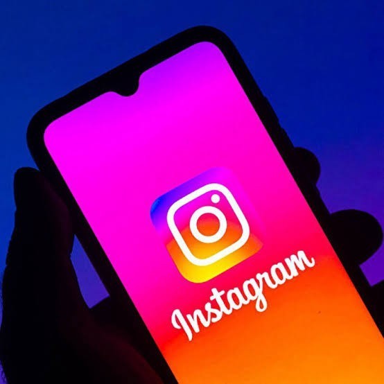 Borsa sabah sabah 100 de 7 aşağıdan açıldı. Tahminim bugün instagram ı açarlar. Sizce ne zaman açılır?