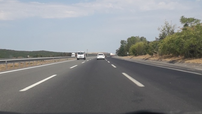 Uzun yolculukta hiç susmayan o kişi sen misin?