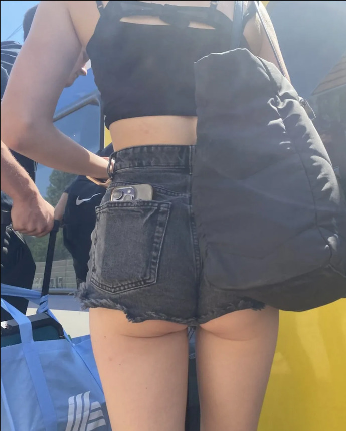 Bu kadar kısa şort daha fazla rahatsız etmiyor mu?