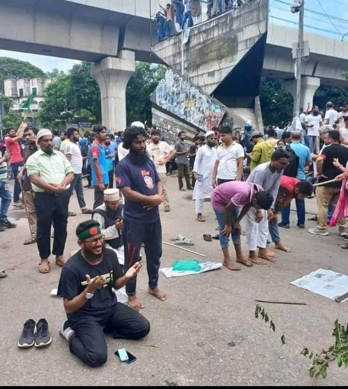 Bangladeşte laik yönetim devrildi! Ne düşünüyorsunuz?