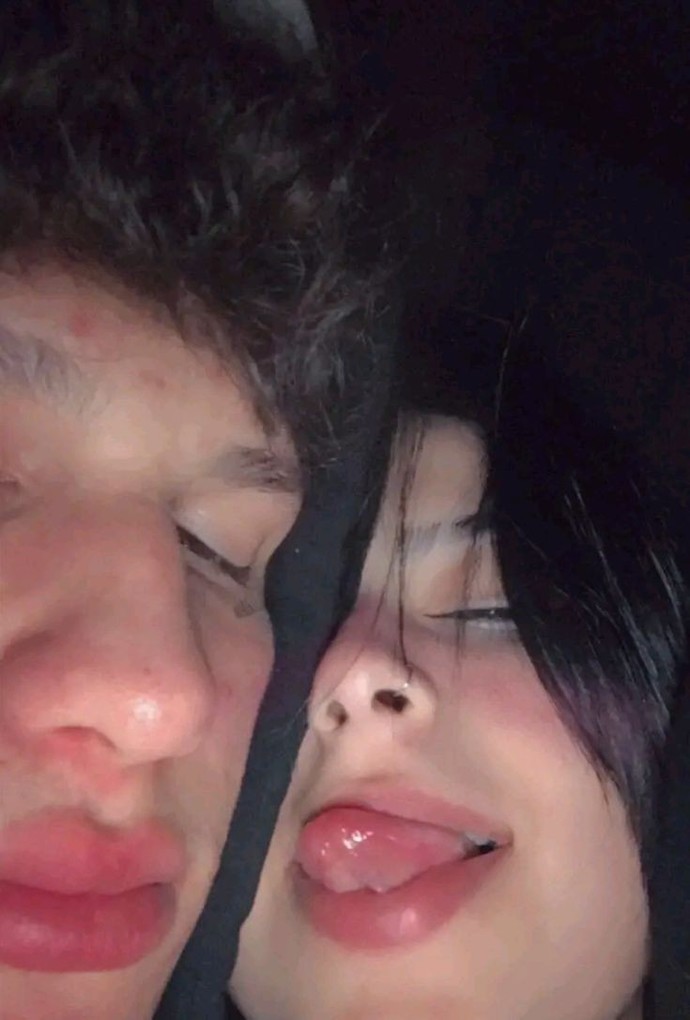 Küçük şeylerden mutlu olur musunuz 🤍💖💅?