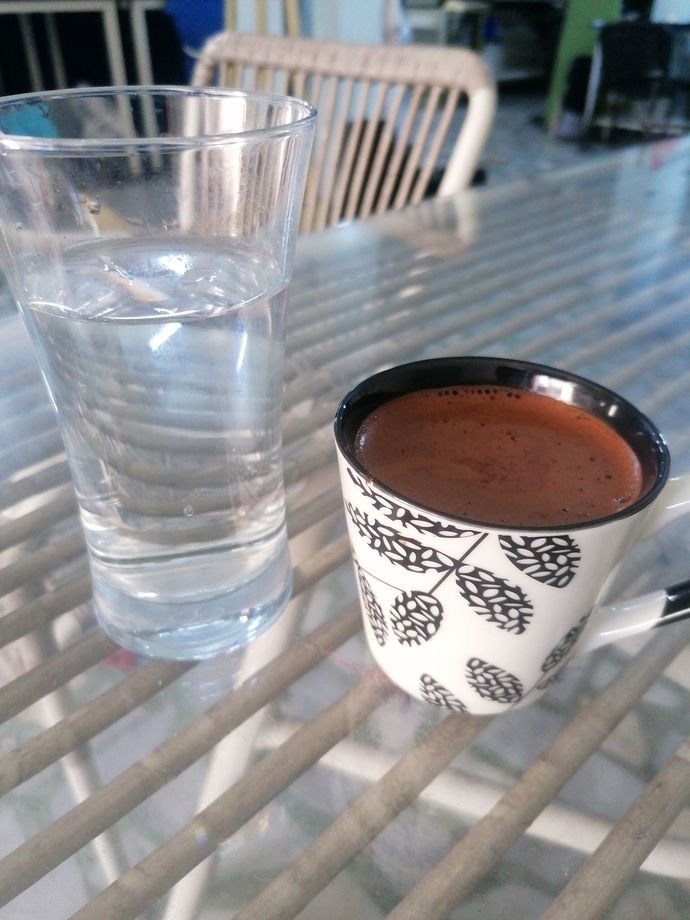 An itibariyle yanında kim var?