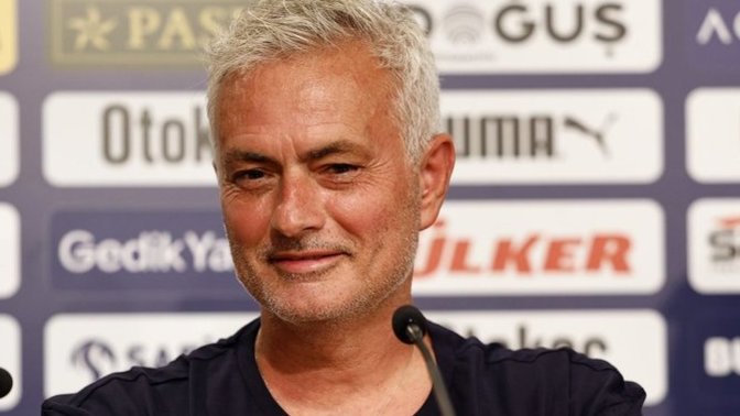 Mourinho: "Türkçe konuşabilmeyi isterdim ama ne konuşulduğunu anlamadığım için mutluyum" dedi. Öğrenmek istediğiniz bir dil var mı?