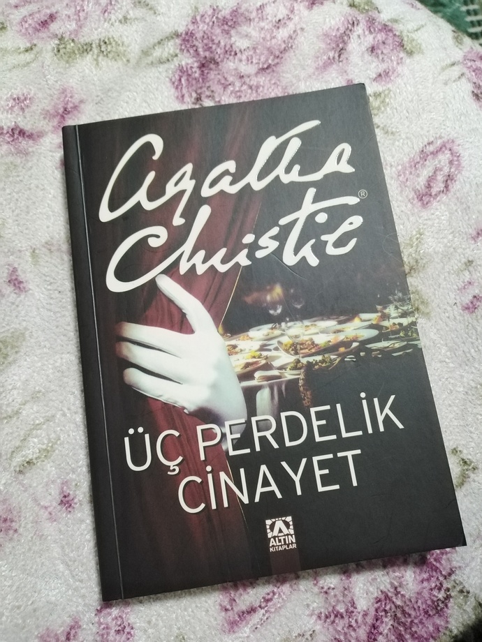 Son zamanlarda okuduğunuz ve/veya ilginizi çeken kitaplar var mı?