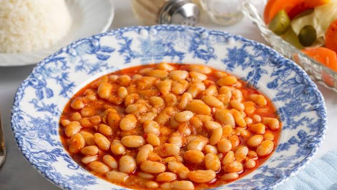 Kuru fasulyeyi pastırmalı mı, etli mi seversiniz?