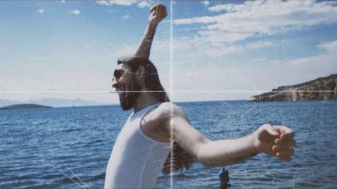 Dinlerken sizi rahatlatan bir şarkı var mı?