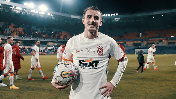 #KeremAktürkoğlu, Süper Kupa maçındaki soyunma odası haberleriyle ilgili açıklama yaptı. Futbolcunun üstüne neden bu kadar gidiliyor?
