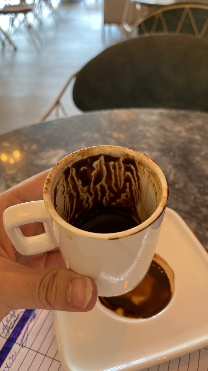 Kahve falını bilen yorumlayabilir mi? ama ciddi bilenler?